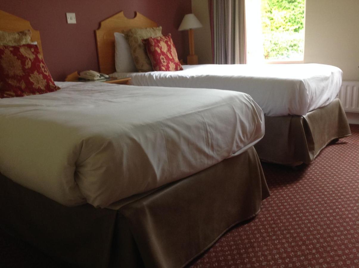 Glenwood House Hotel Carrigaline Habitación foto